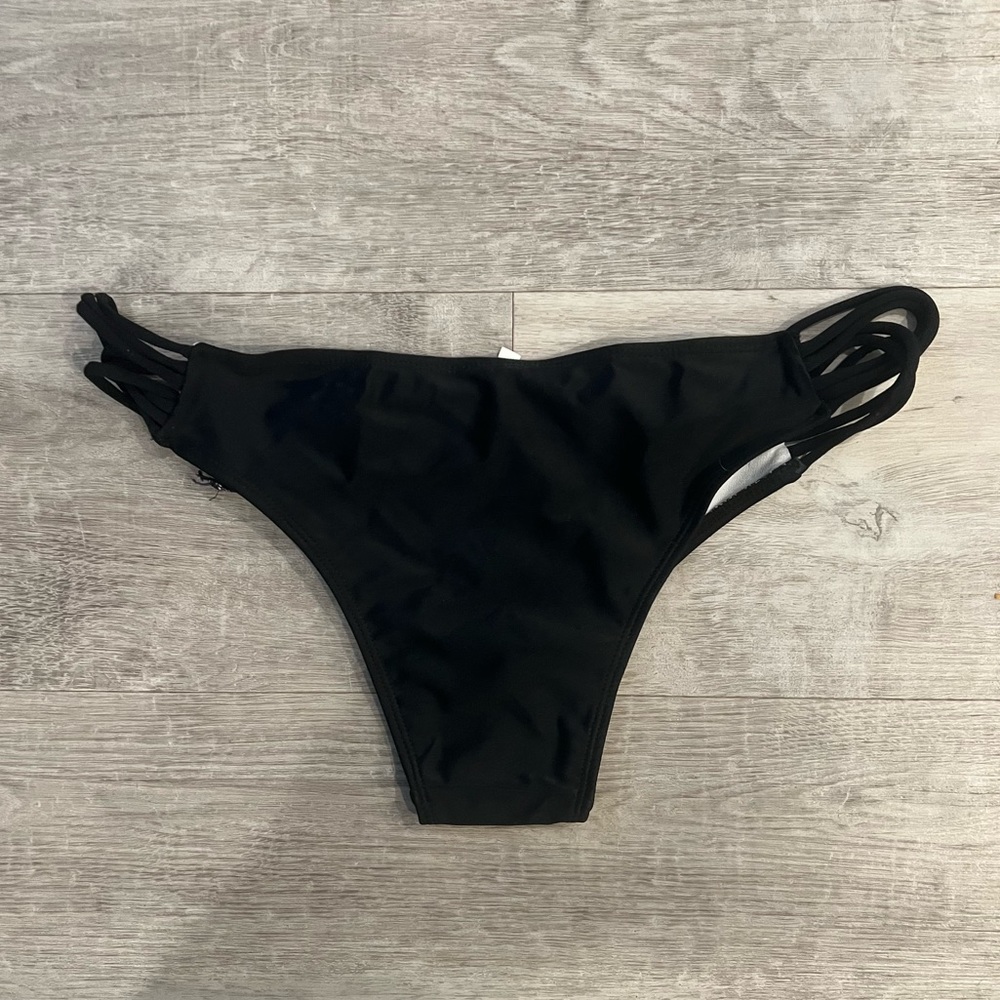 Ladies Black Bikini - Picture 3 of 6